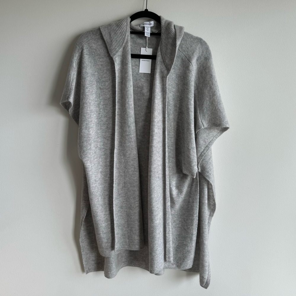 NWT Nordstrom Light Gray Wool & Cashmere Hooded Ribbed Ruana Poncho One Size